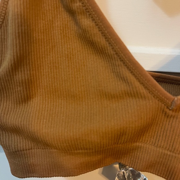 4 bralettes - Picture 13 of 15